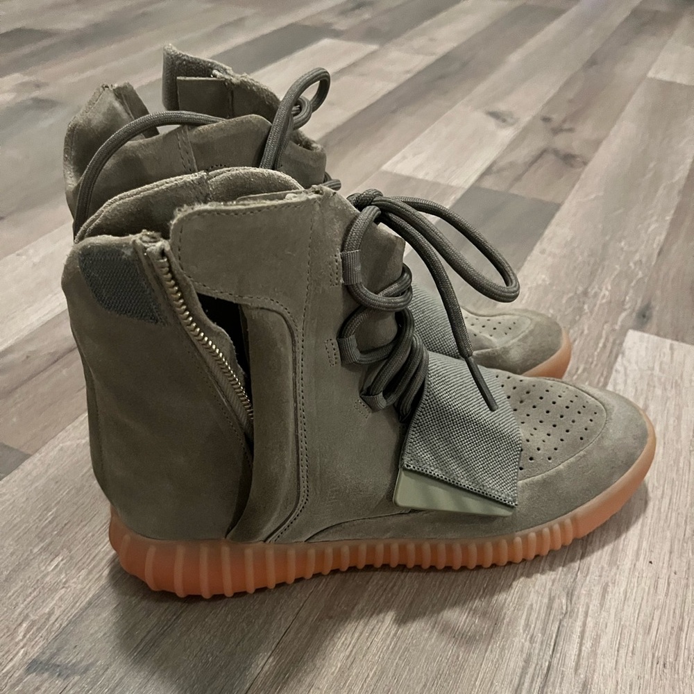 Yeezy body 750 new unused